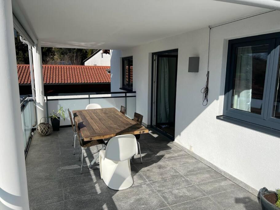 Gemuetliche Wohnung Mit Grosser Terrasse Bruckmühl Kültér fotó