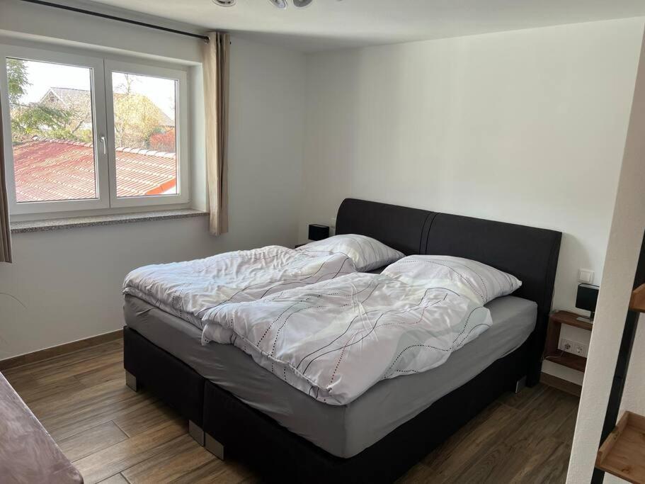 Gemuetliche Wohnung Mit Grosser Terrasse Bruckmühl Kültér fotó